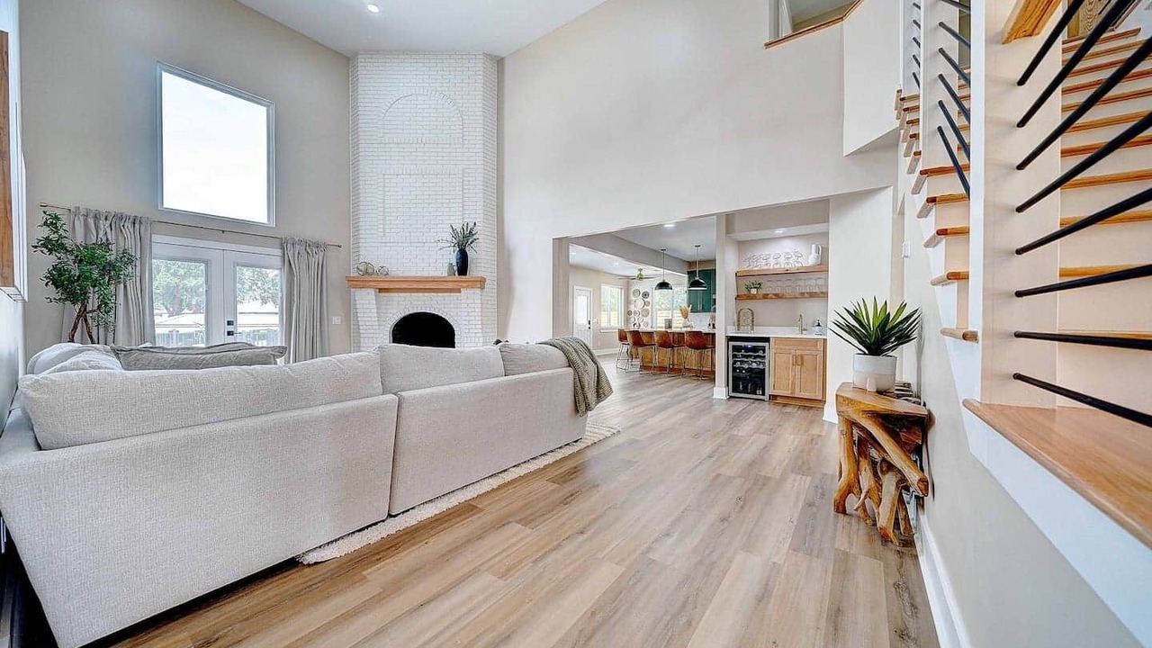 Photo of Livingroom in Pretty Bayou