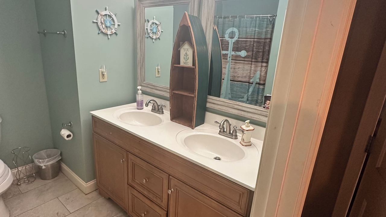 Photo of Bathroom in Moundville