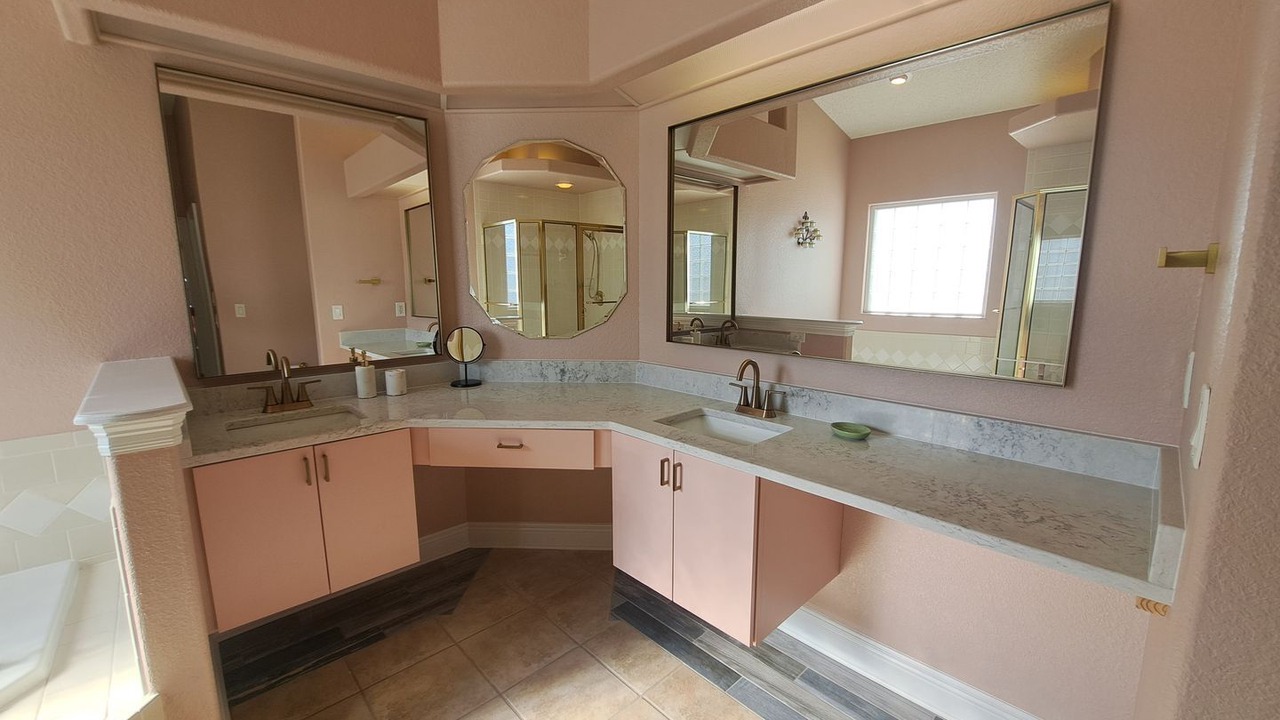 Photo of Bathroom in Creekwood