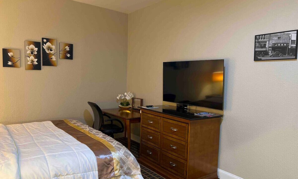 Photo of Bedroom in Laurel