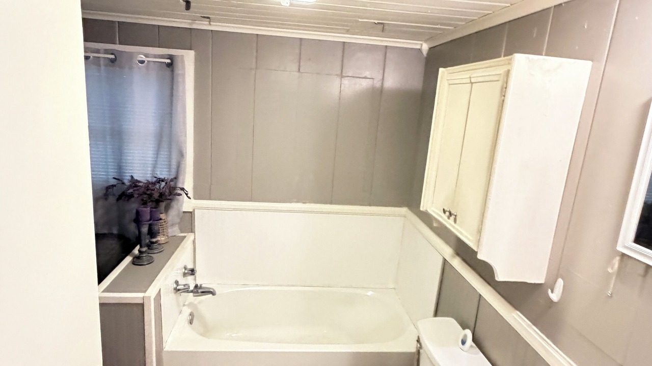 Photo of Bathroom in Warren
