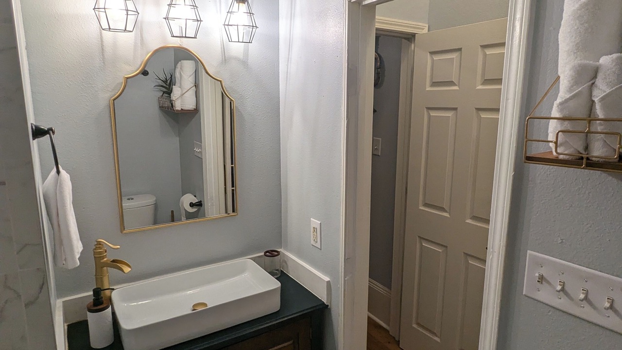 Photo of Bathroom in South 7th Ward