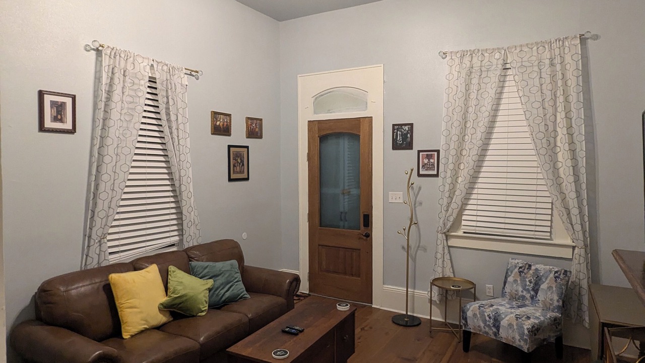 Photo of Livingroom in South 7th Ward