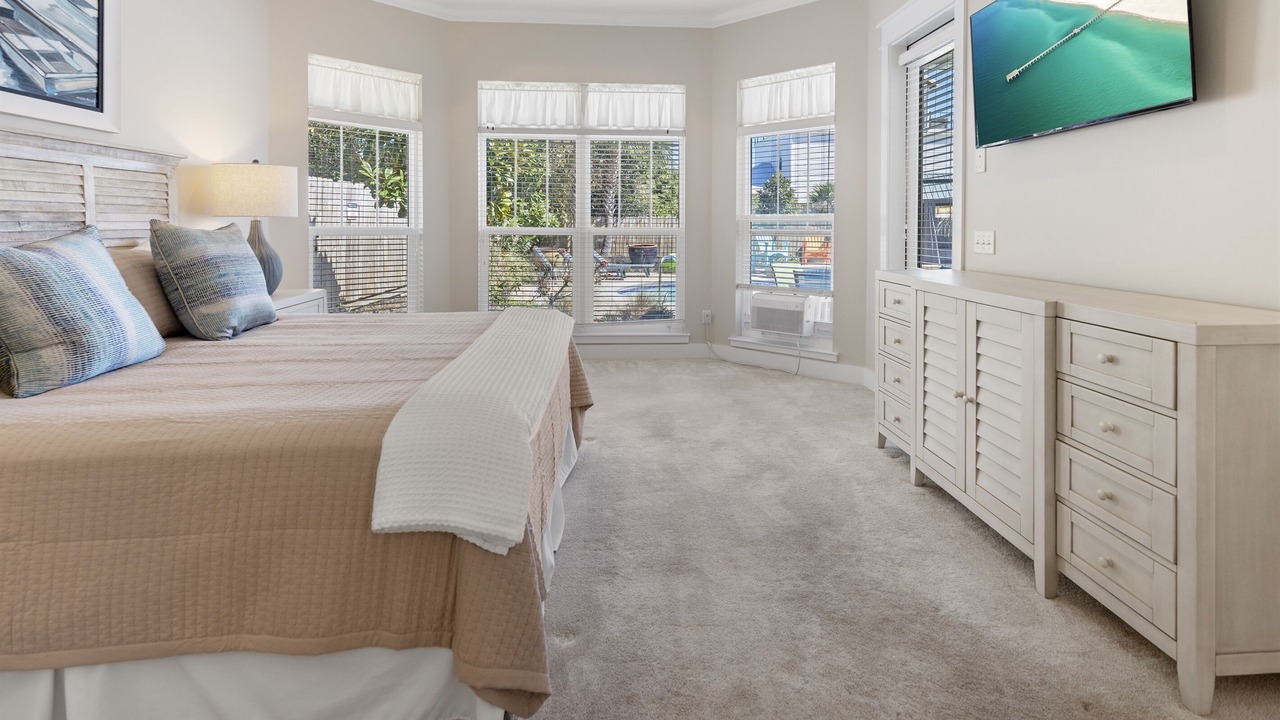 Photo of Bedroom in Hollywood Beach