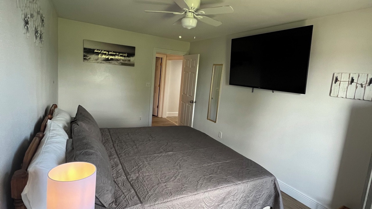 Photo of Bedroom in Akers
