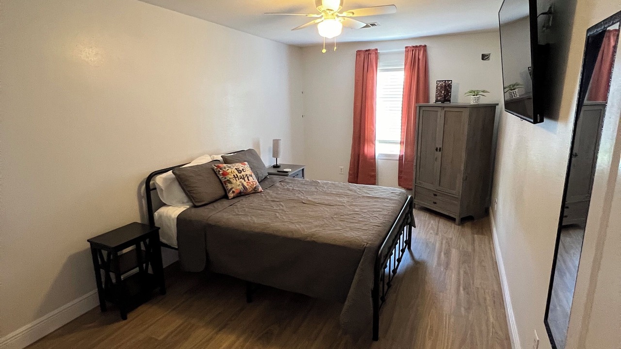 Photo of Bedroom in Akers