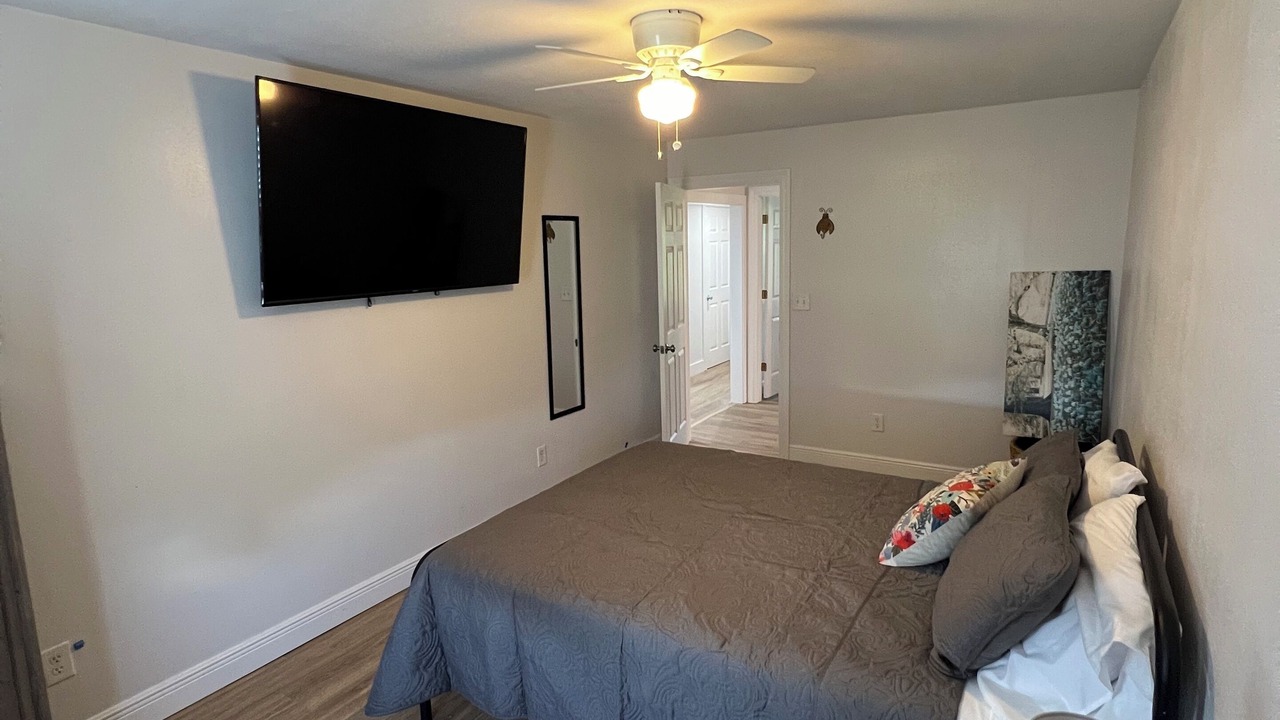 Photo of Bedroom in Akers