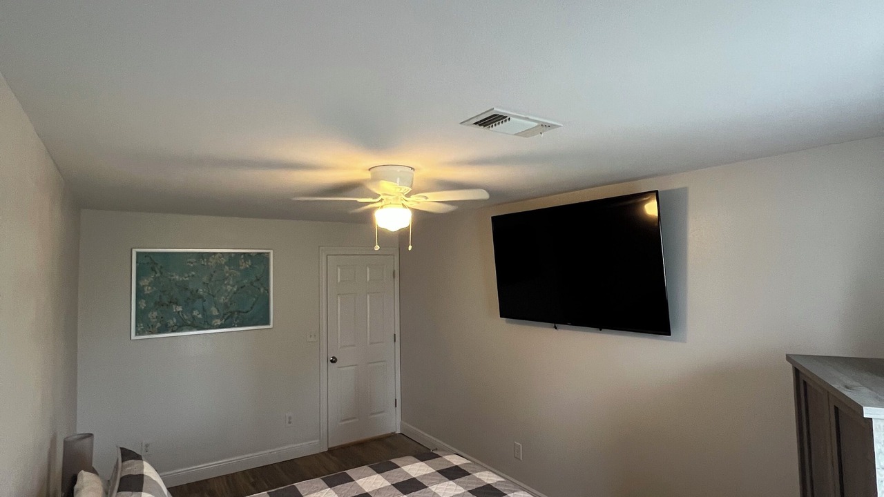 Photo of Bedroom in Akers