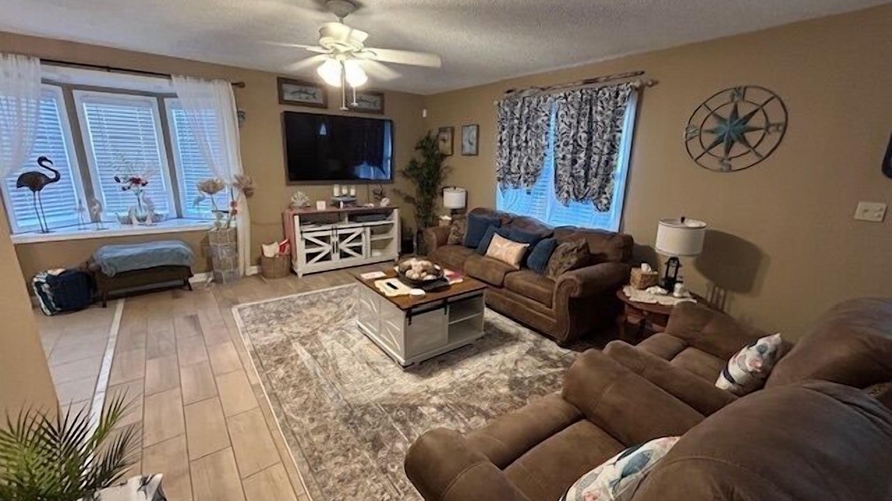 Photo of Livingroom in Alligator Point