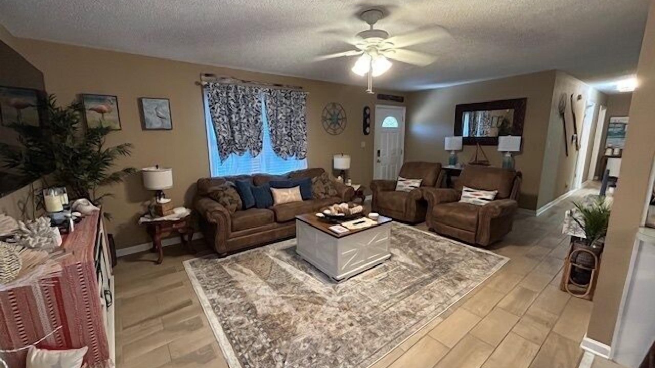 Photo of Livingroom in Alligator Point