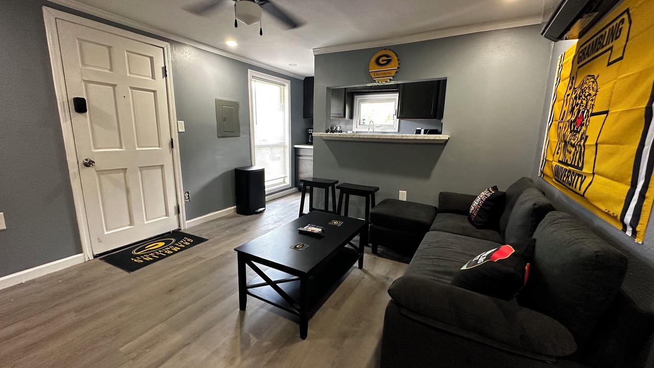 Photo of Livingroom in Grambling