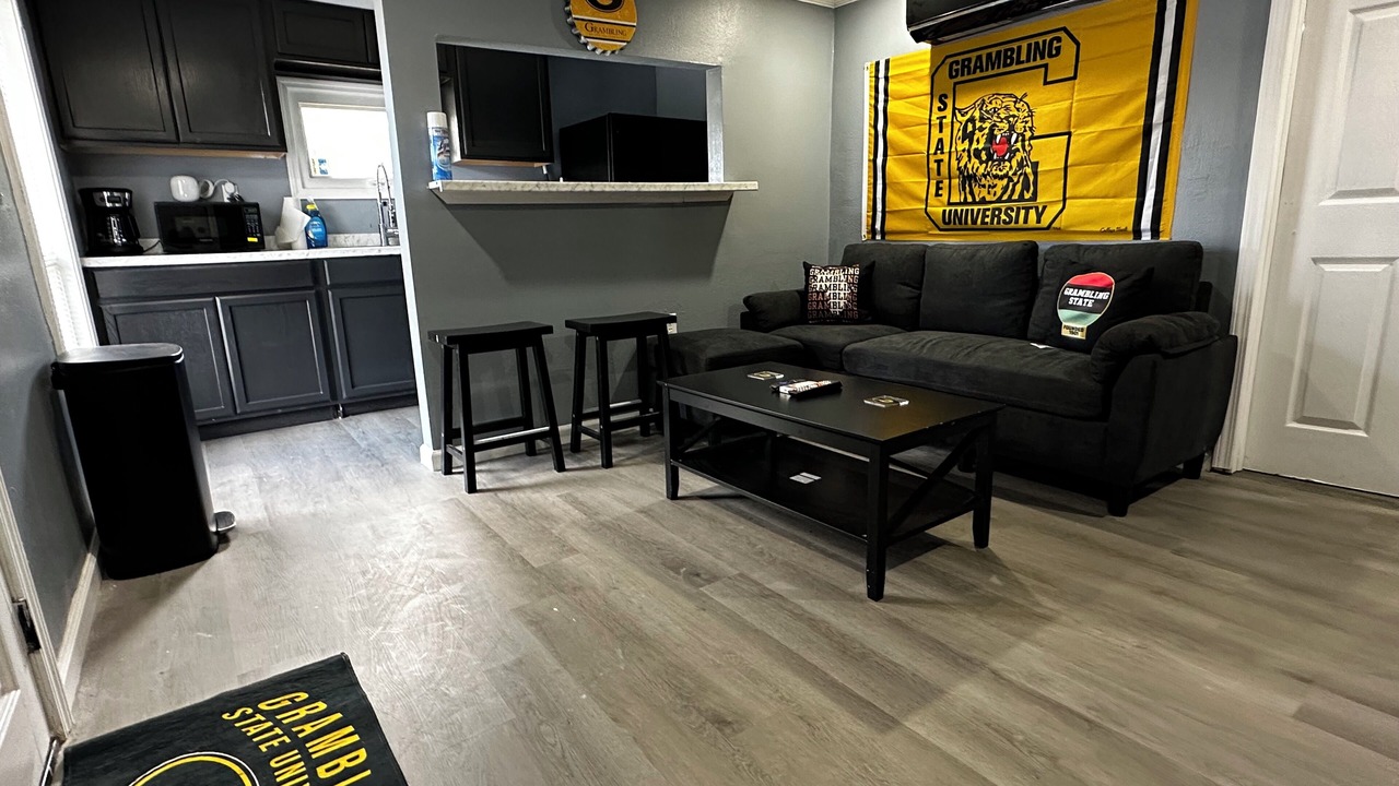 Photo of Livingroom in Grambling