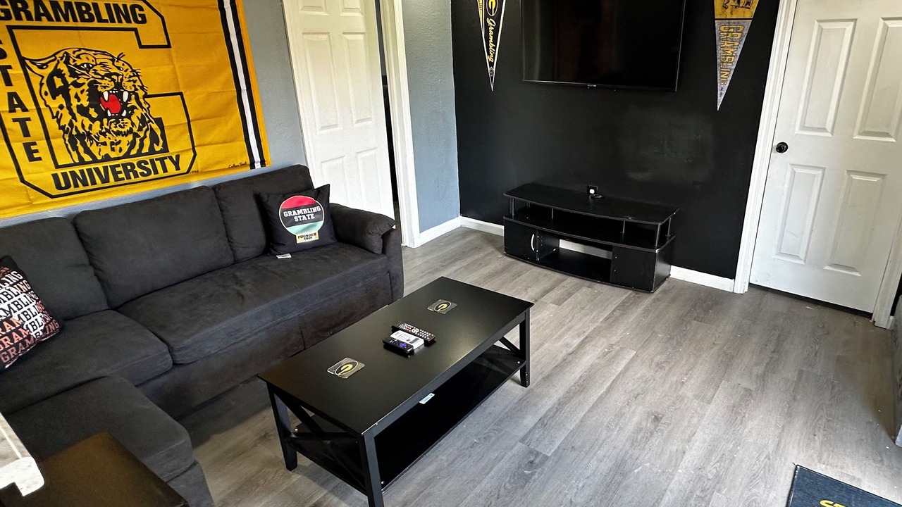 Photo of Livingroom in Grambling