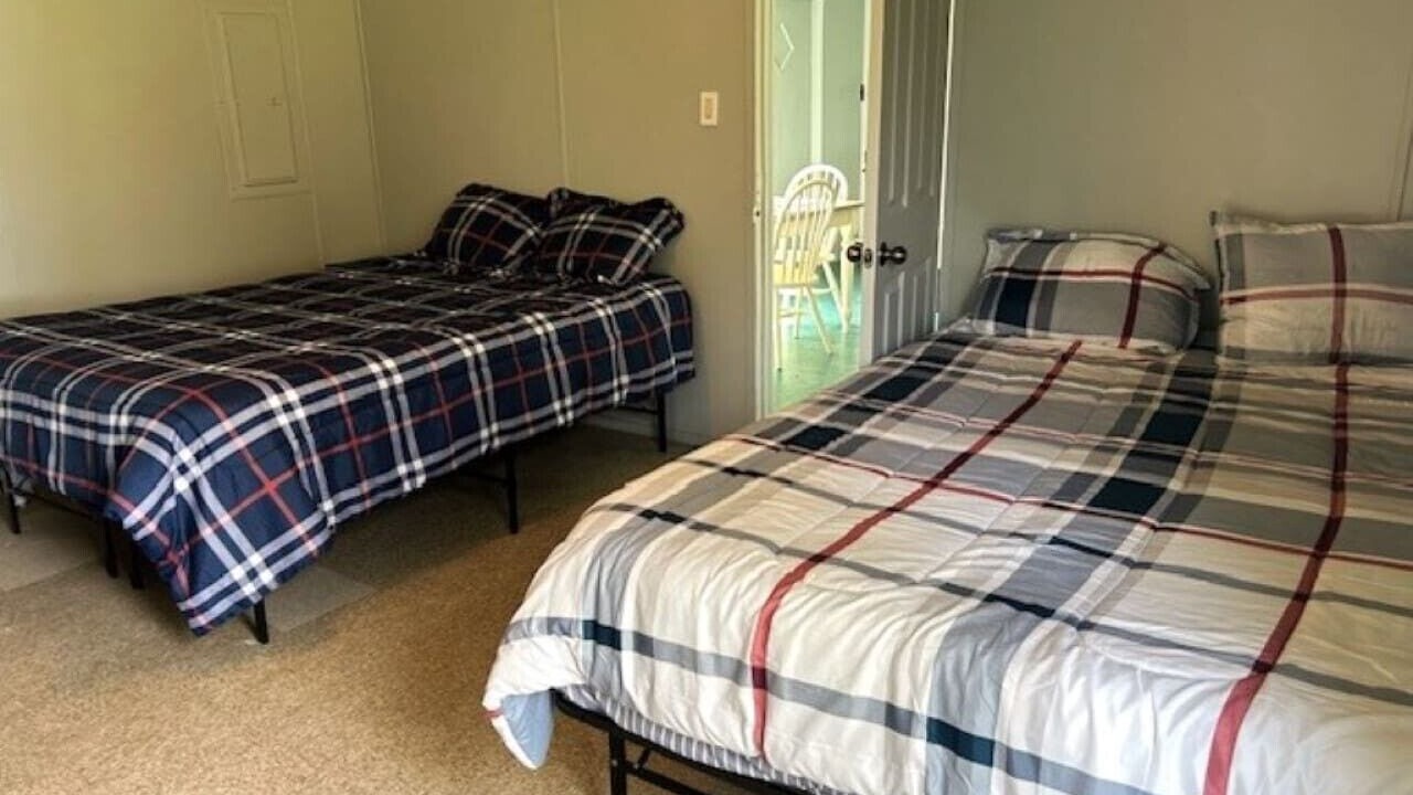 Photo of Bedroom in Redwood