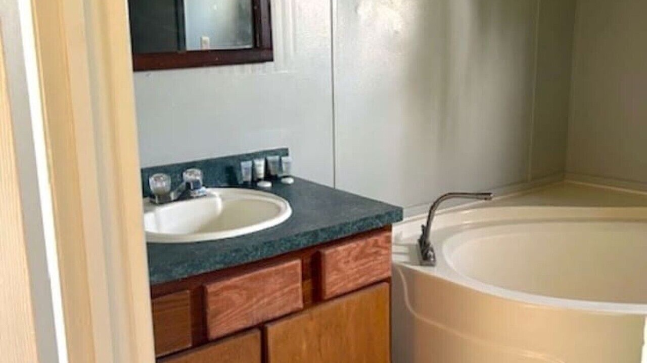 Photo of Bathroom in Redwood