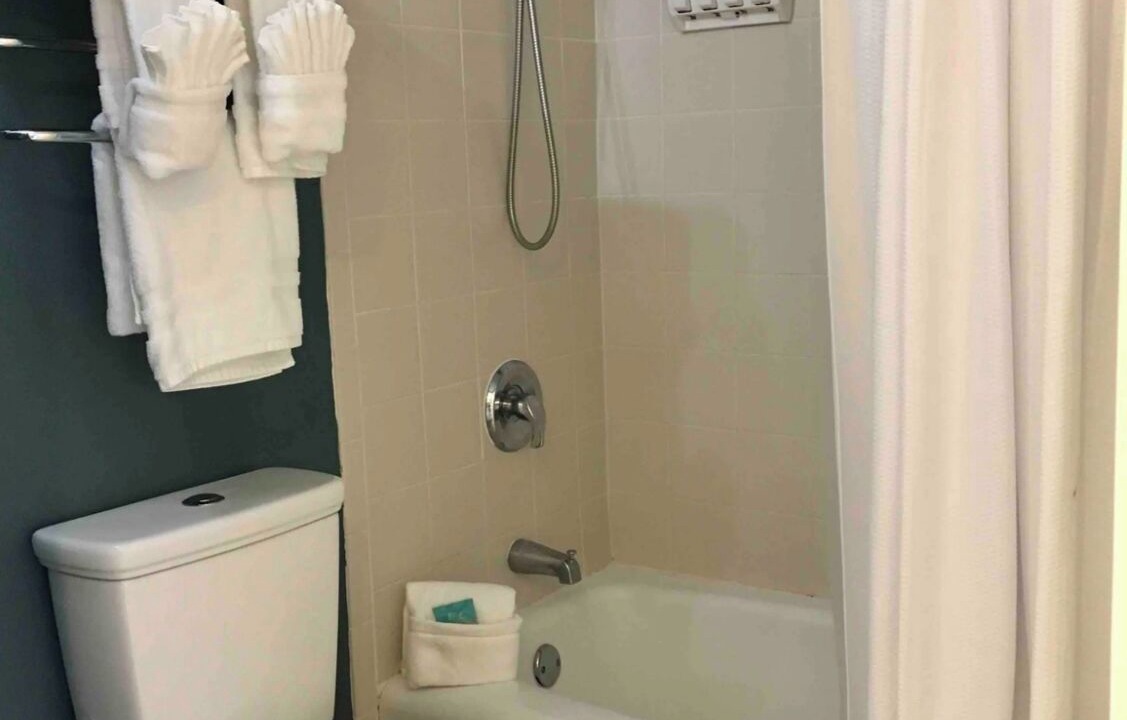 Photo of Bathroom in Ortona Park
