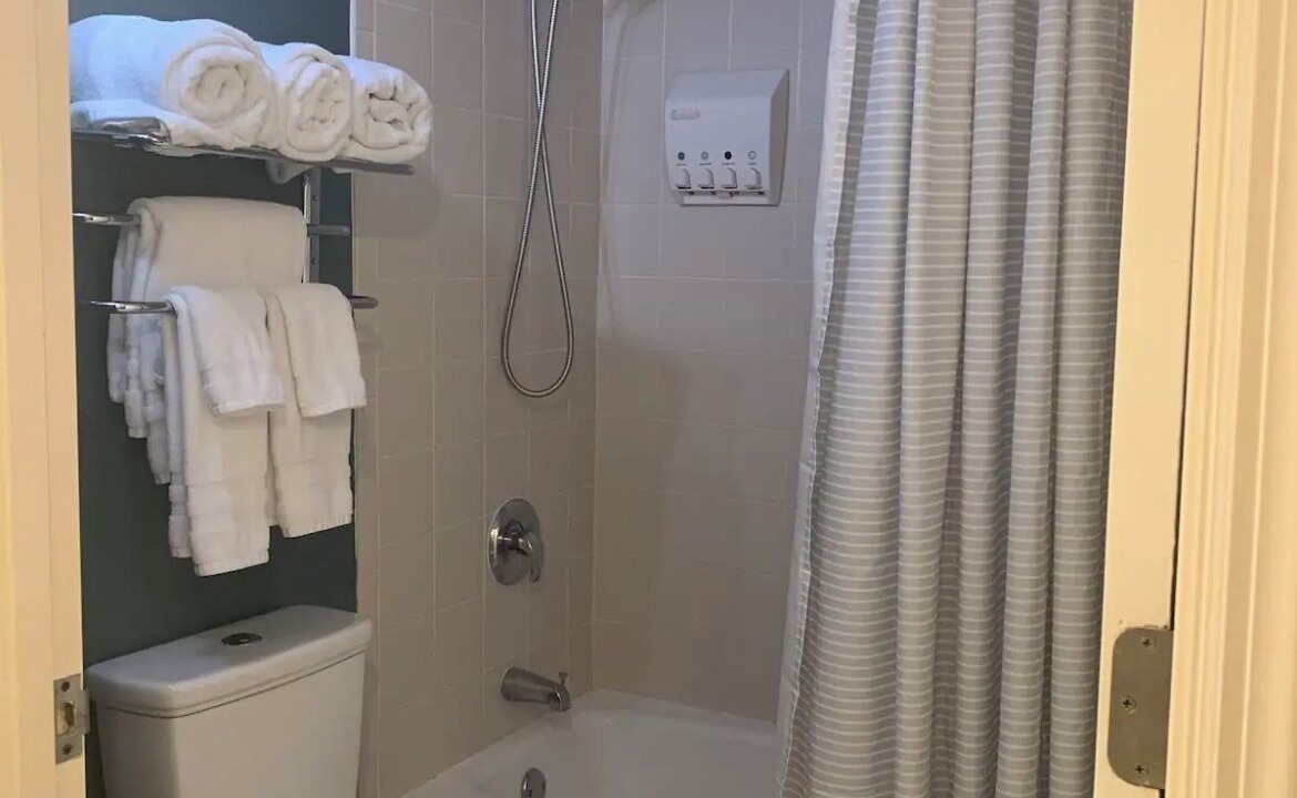 Photo of Bathroom in Ortona Park