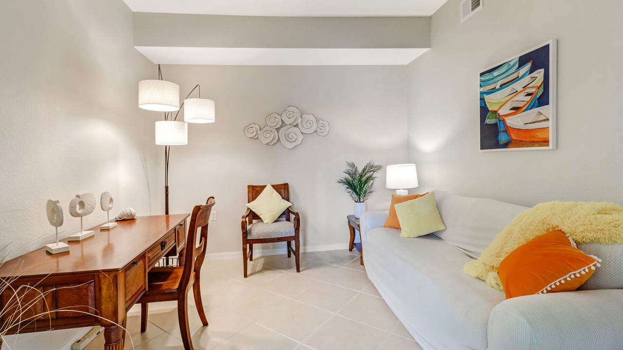 Photo of Livingroom in Naples