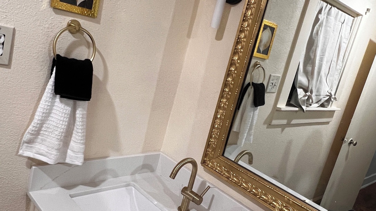 Photo of Bathroom in Navarro County
