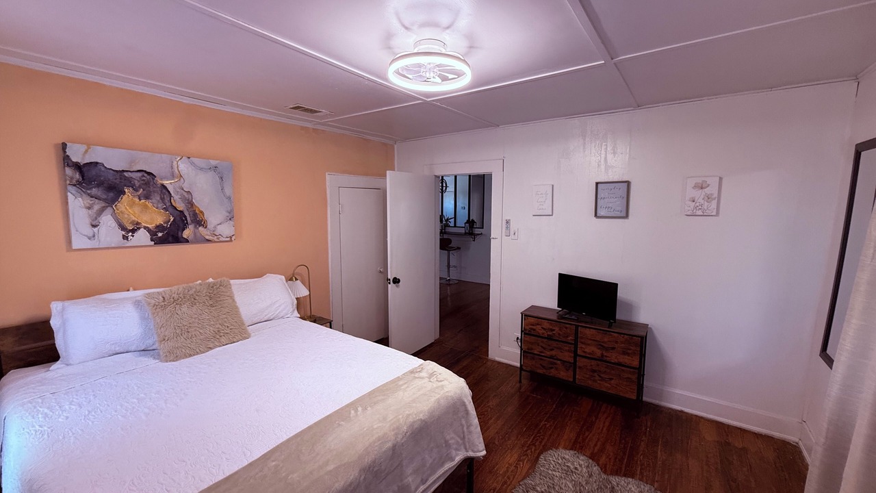 Photo of Bedroom in Navarro County