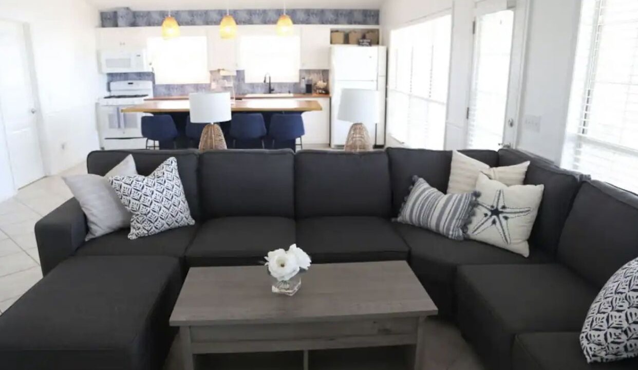 Photo of Livingroom in Riviera Beach
