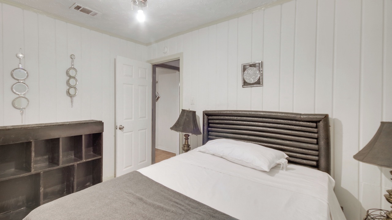 Photo of Bedroom in Jackson