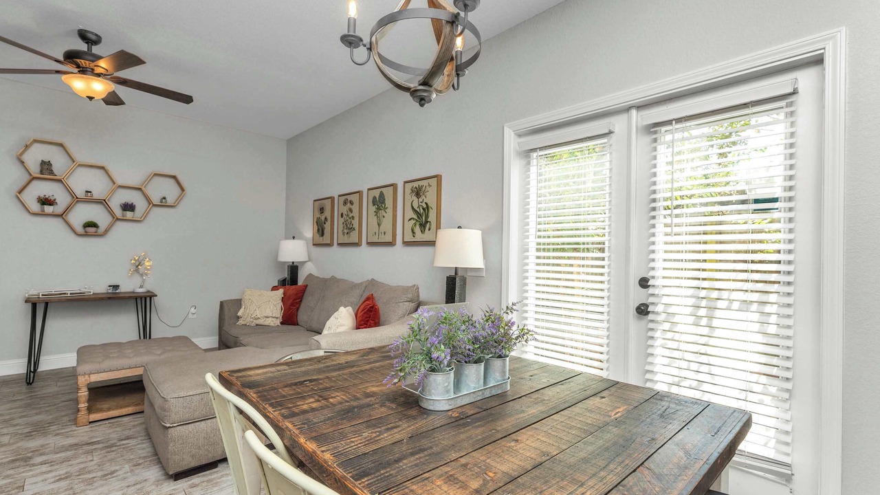 Photo of Livingroom in Wright
