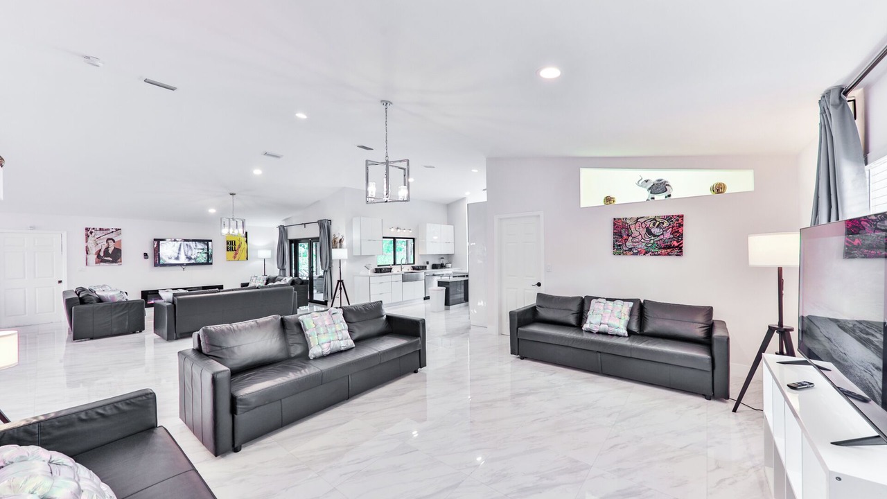 Photo of Livingroom in Davie