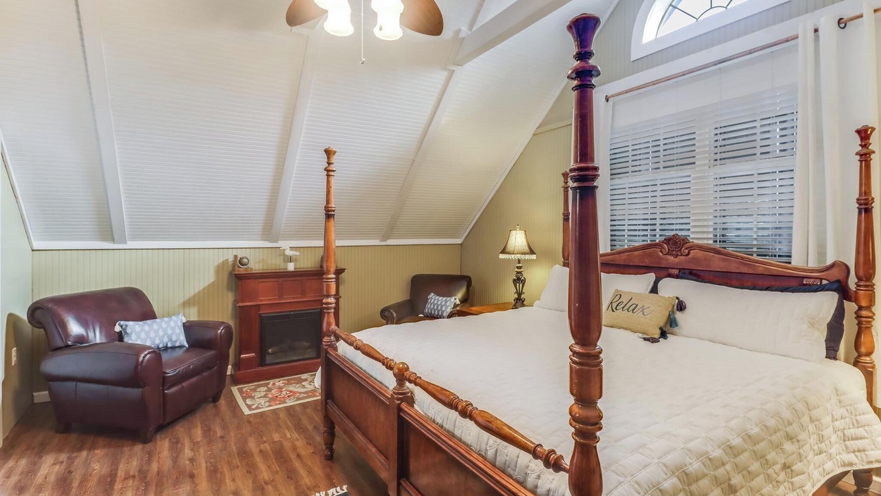 Photo of Bedroom in Waveland