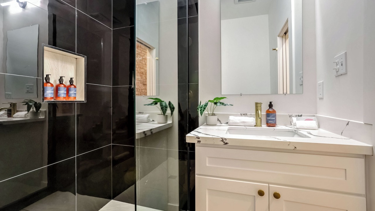 Photo of Bathroom in Arts/Warehouse District