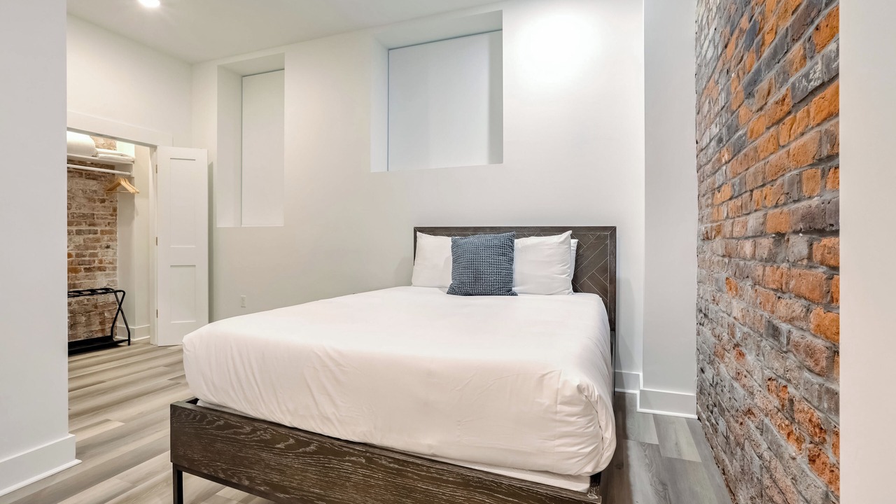 Photo of Bedroom in Arts/Warehouse District