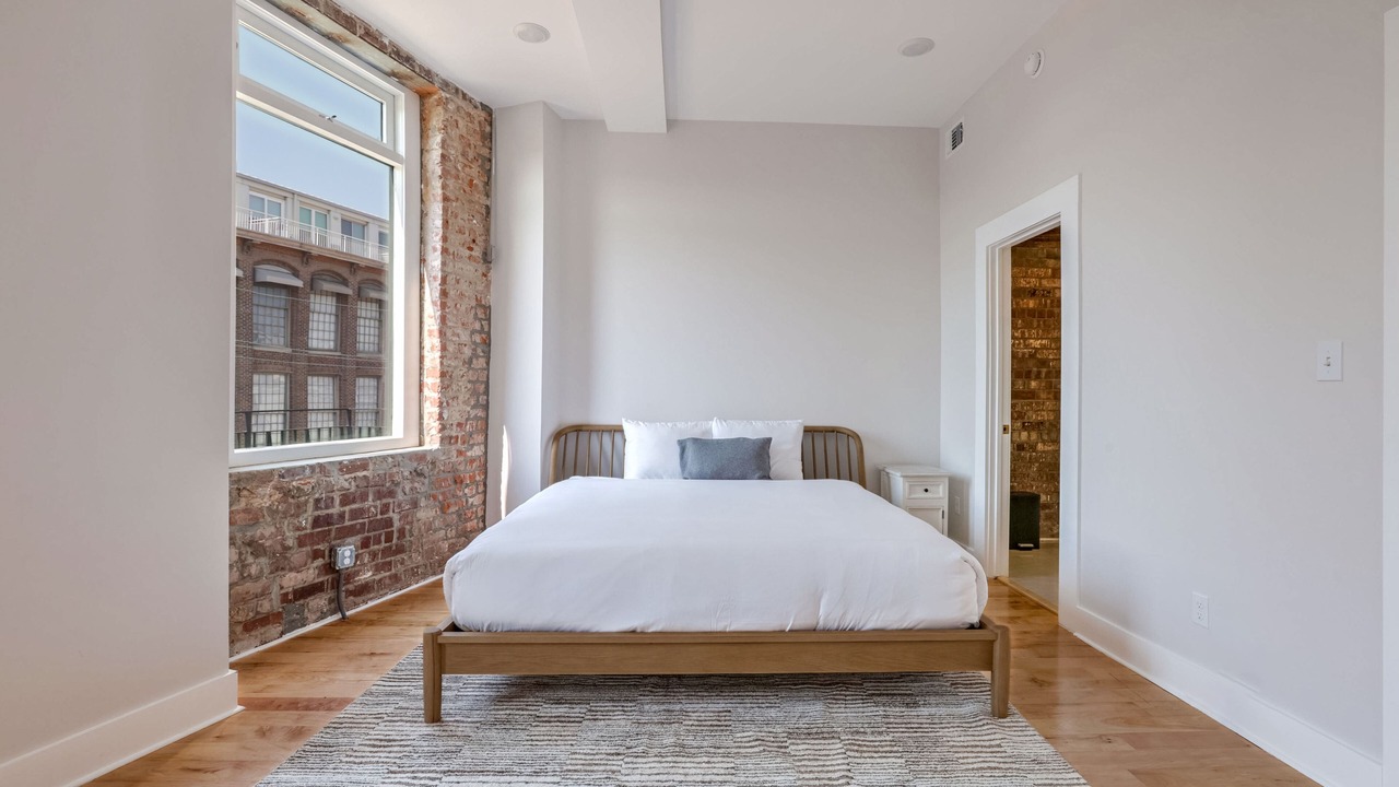 Photo of Bedroom in Arts/Warehouse District