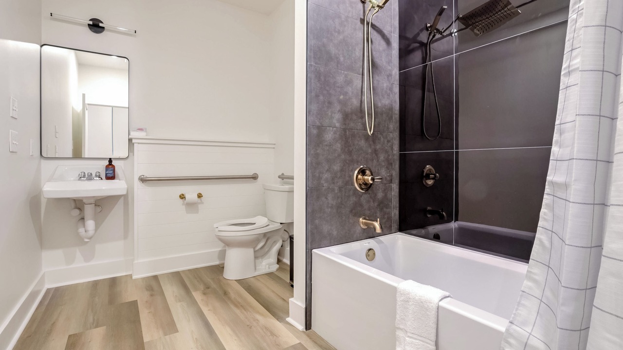 Photo of Bathroom in Arts/Warehouse District