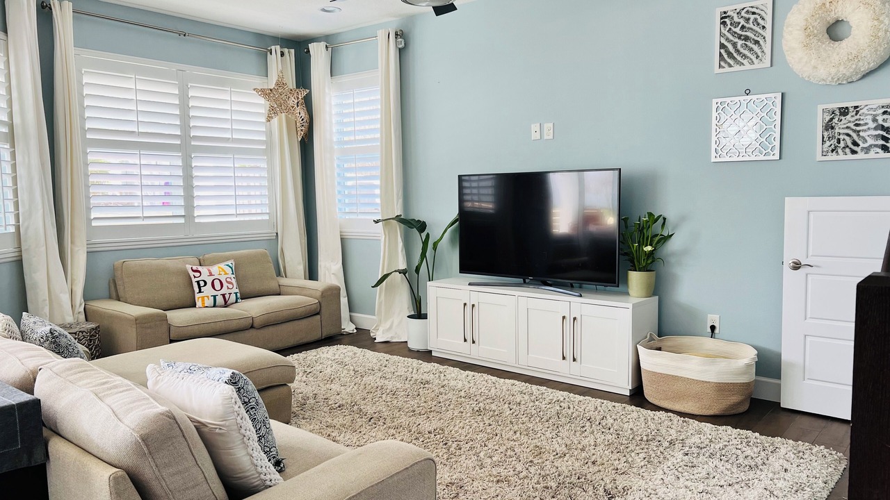 Photo of Livingroom in River Ridge Estates
