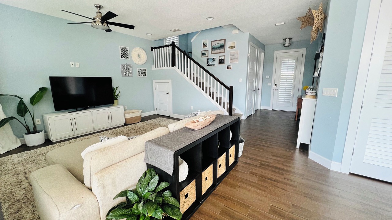 Photo of Livingroom in River Ridge Estates