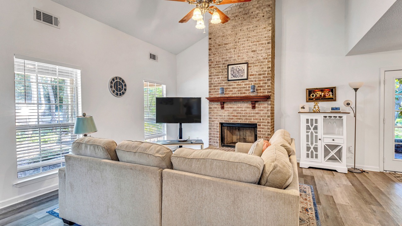 Photo of Livingroom in Gulf Park Estates