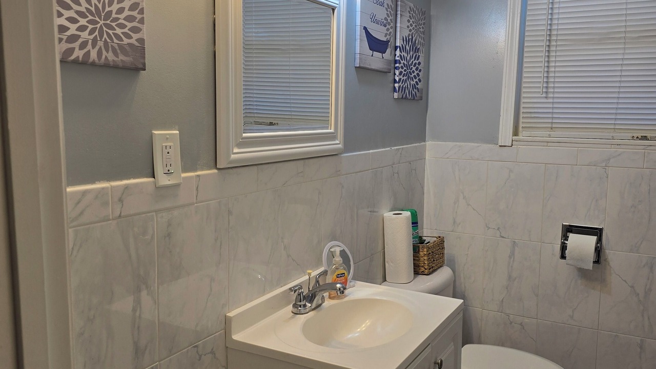 Photo of Bathroom in Lobdell/Woodale