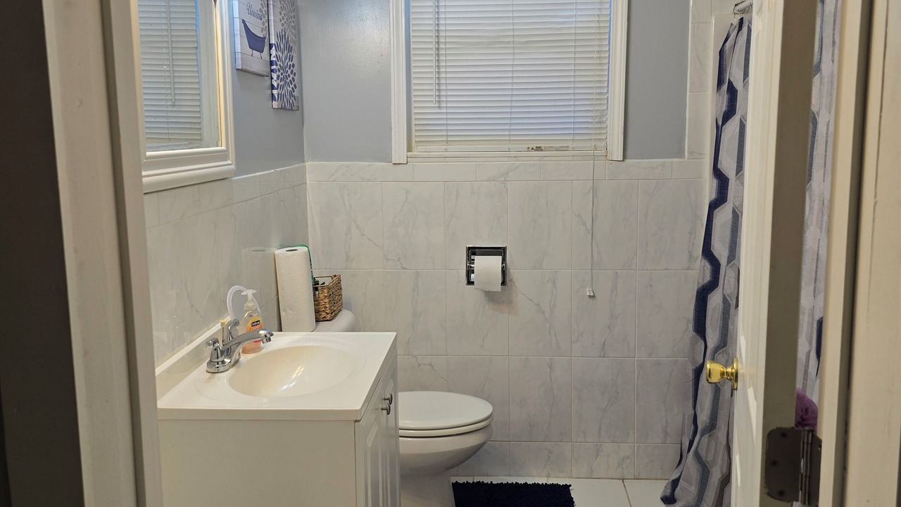Photo of Bathroom in Lobdell/Woodale