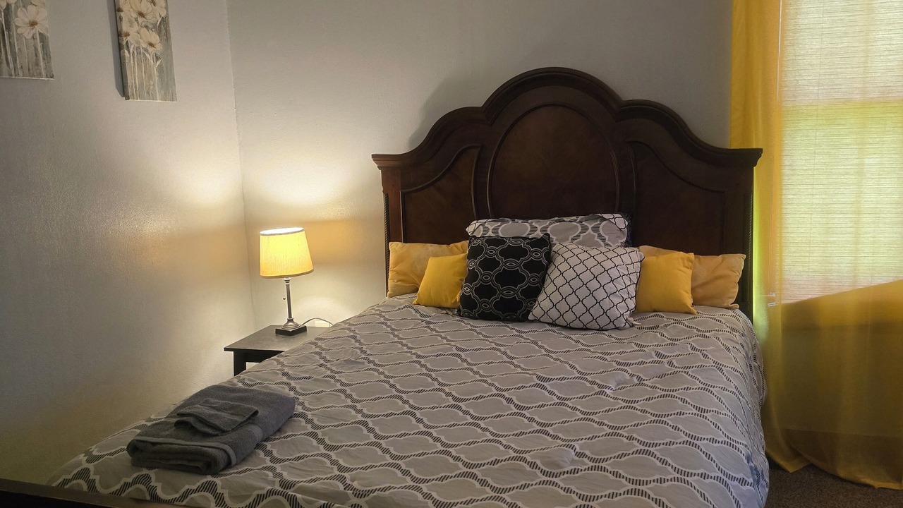 Photo of Bedroom in Lobdell/Woodale
