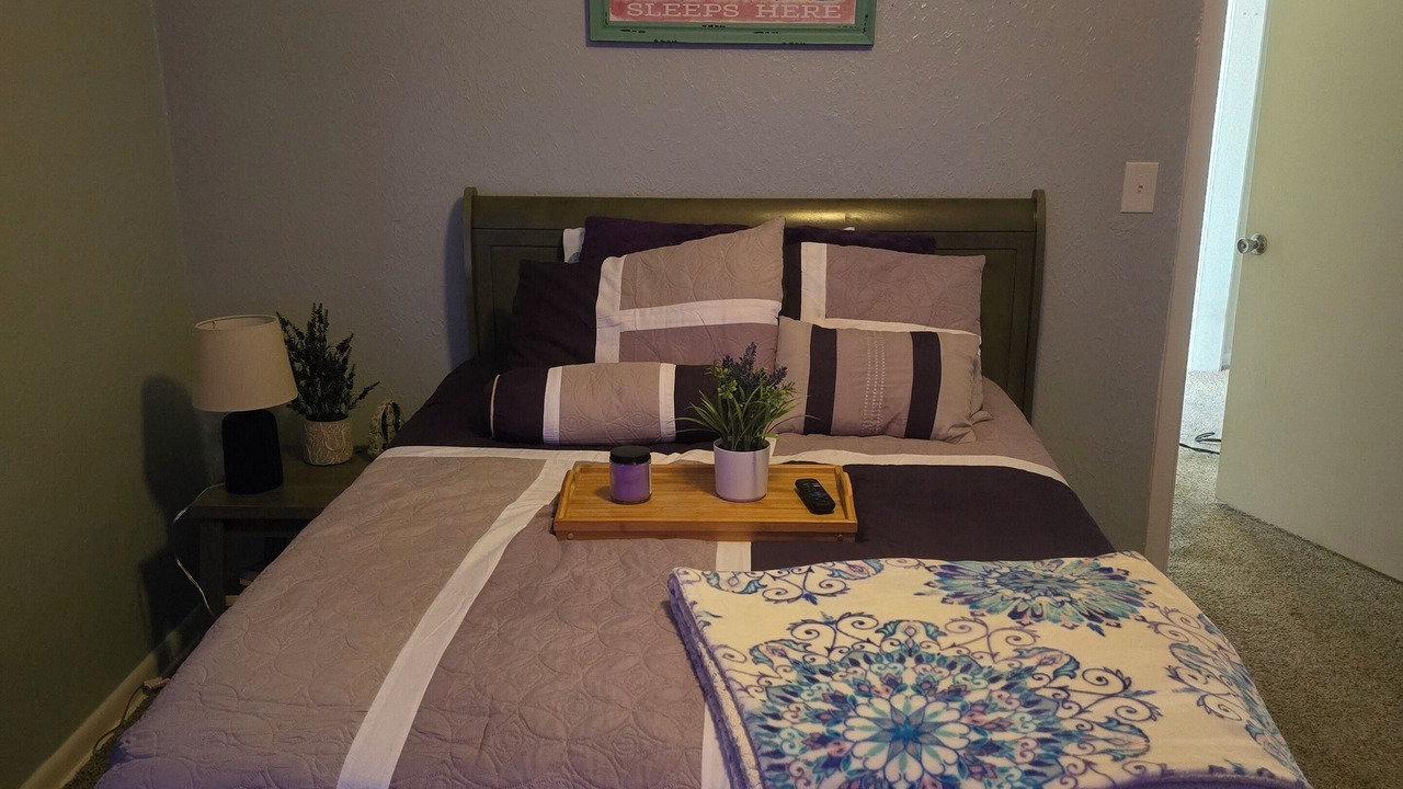 Photo of Bedroom in Lobdell/Woodale
