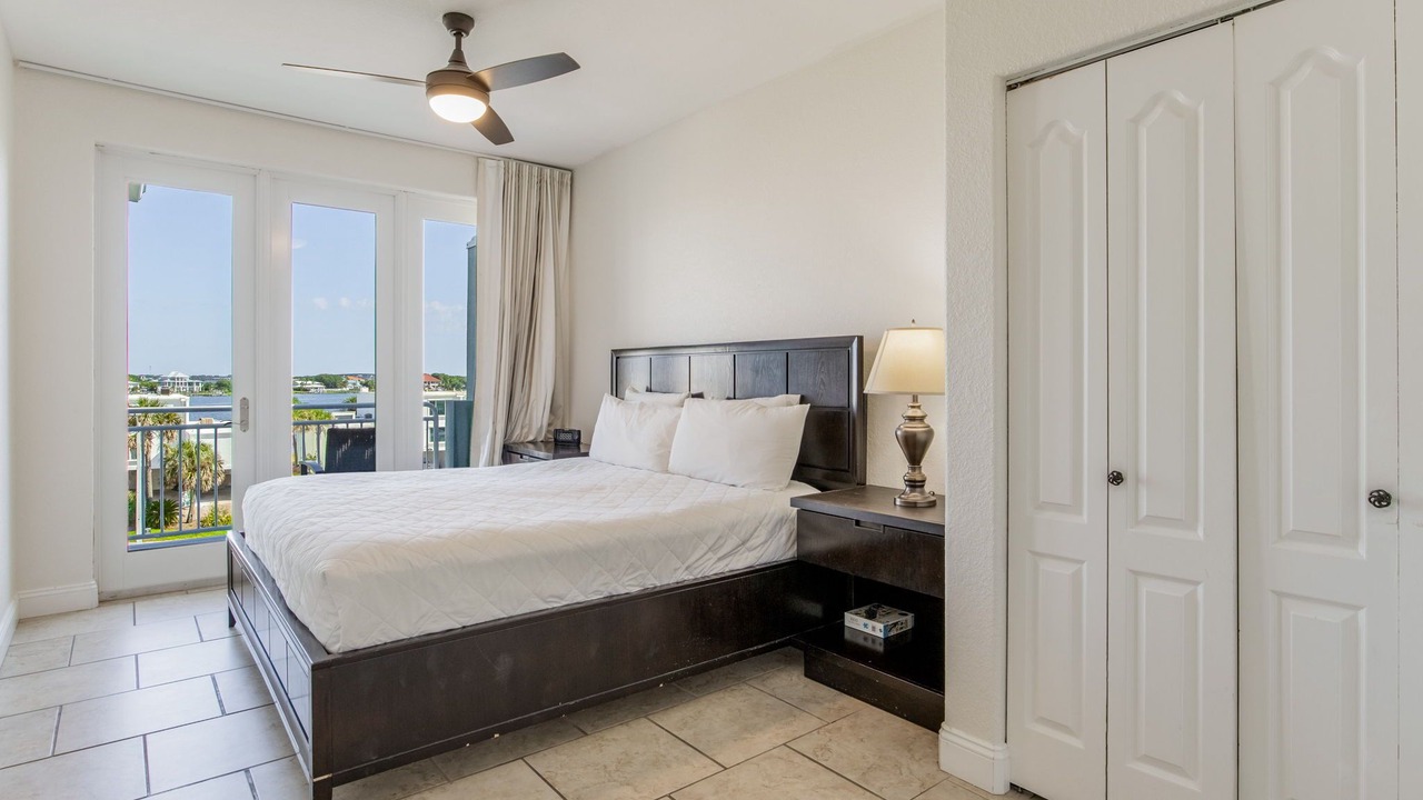 Photo of Bedroom in White Sands