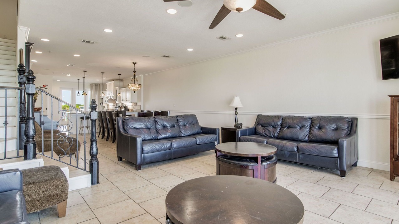 Photo of Livingroom in White Sands