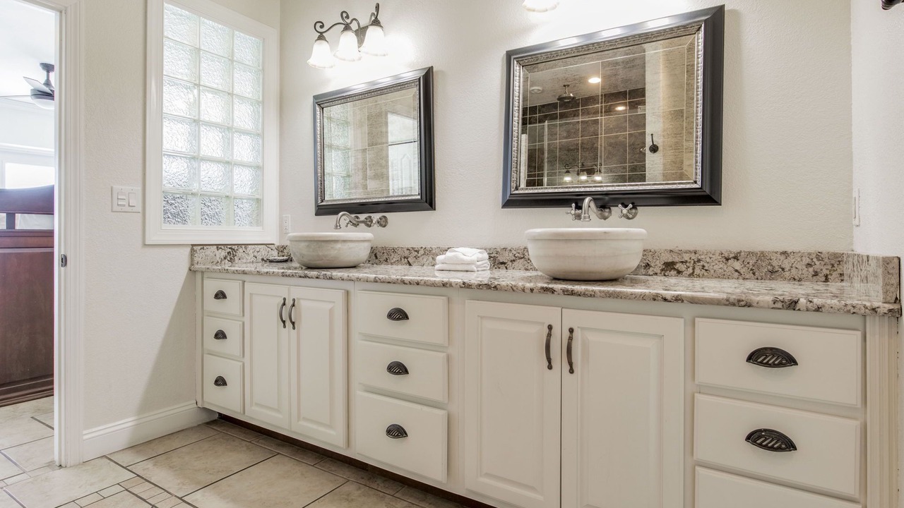 Photo of Bathroom in White Sands