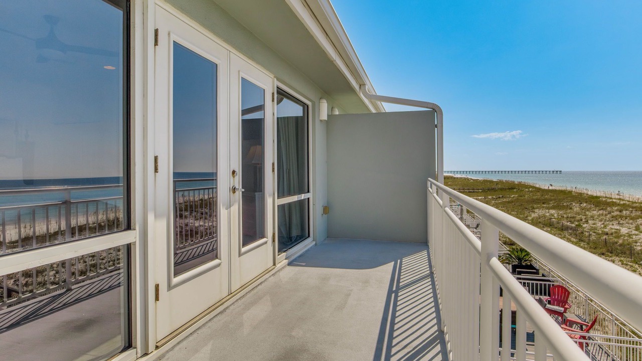 Photo of Patio Balcony in White Sands