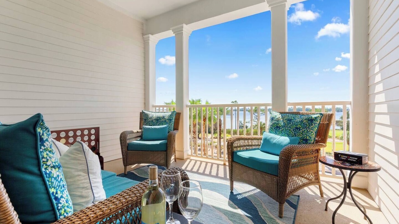 Photo of Patio Balcony in Upper Grand Lagoon