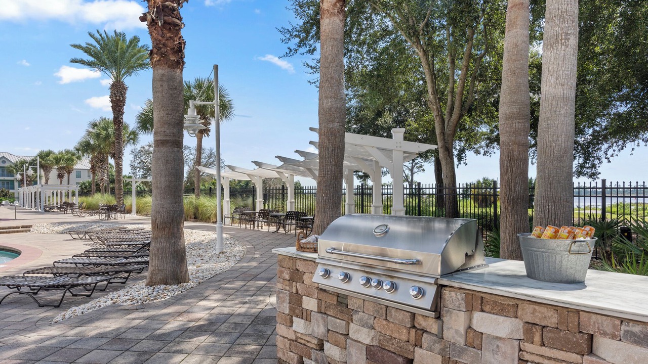 Photo of Patio Balcony in Upper Grand Lagoon