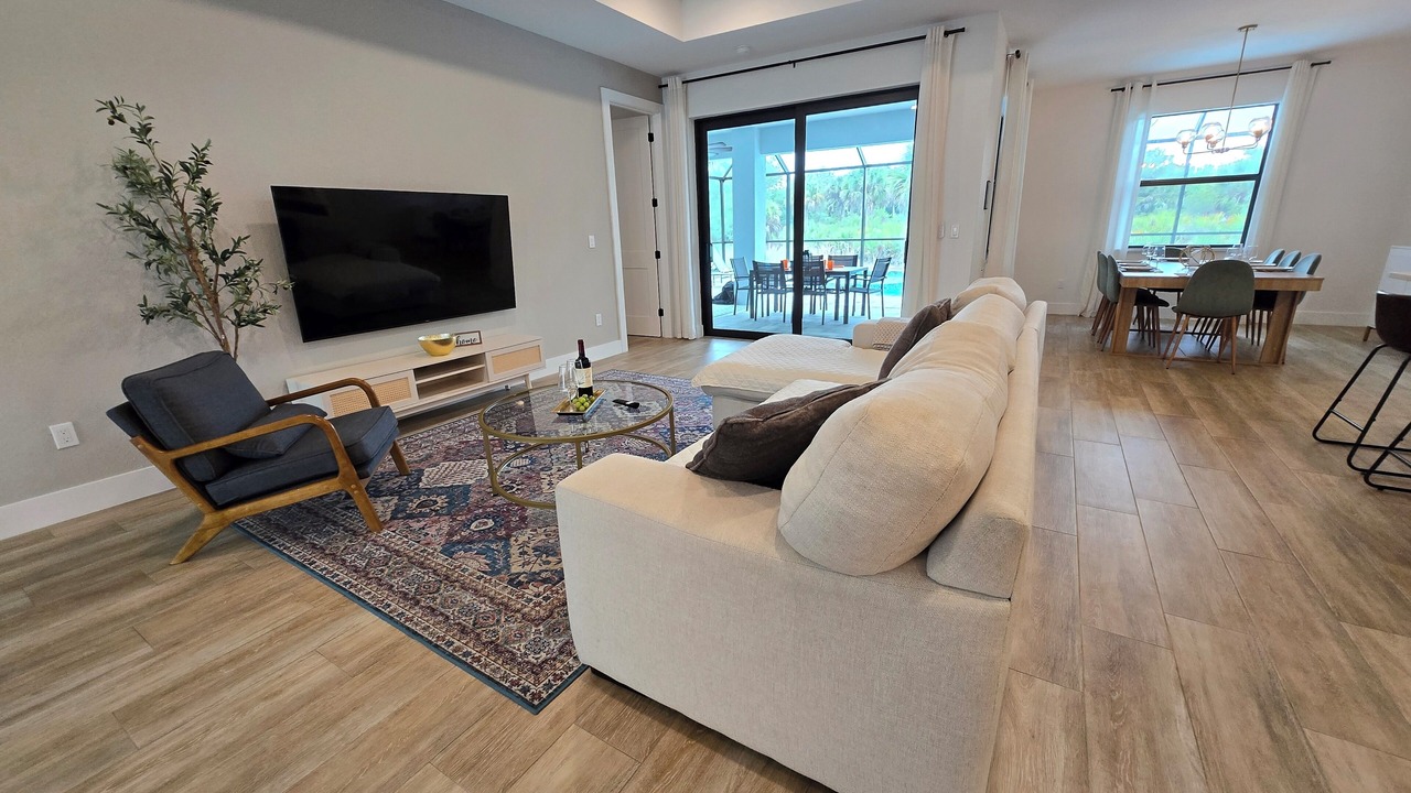 Photo of Livingroom in Englewood East