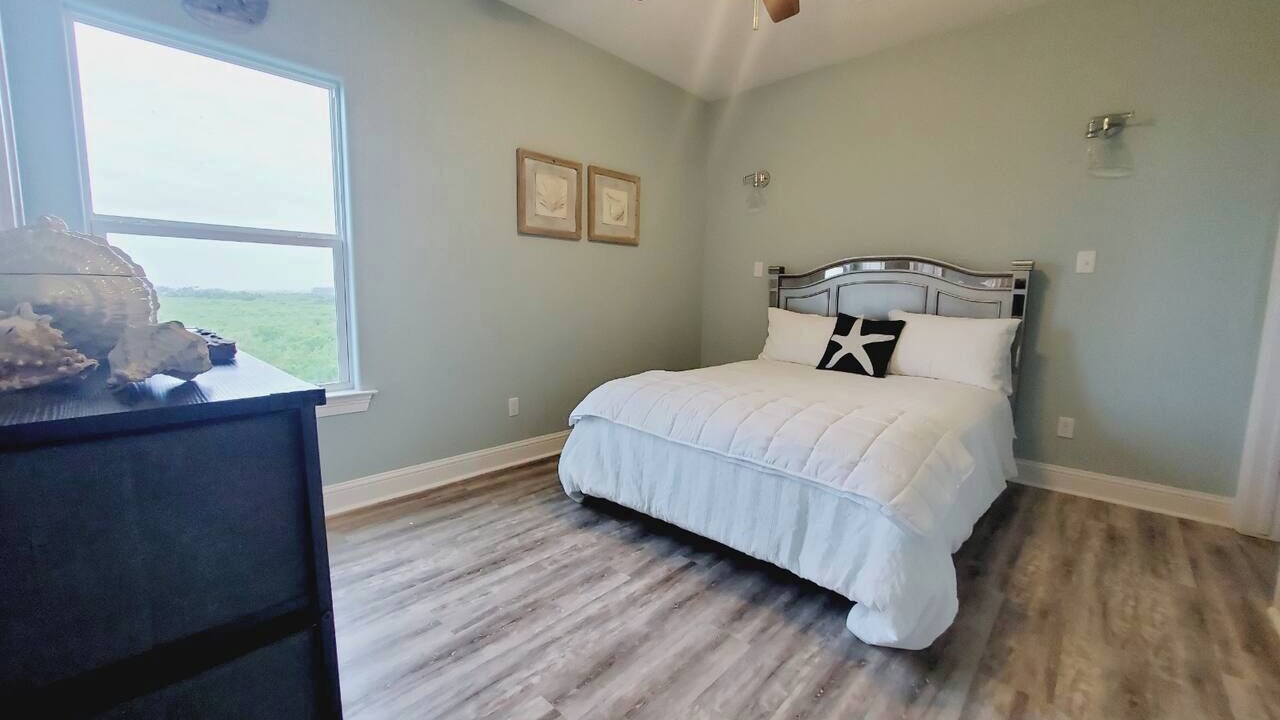 Photo of Bedroom in Cameron Parish