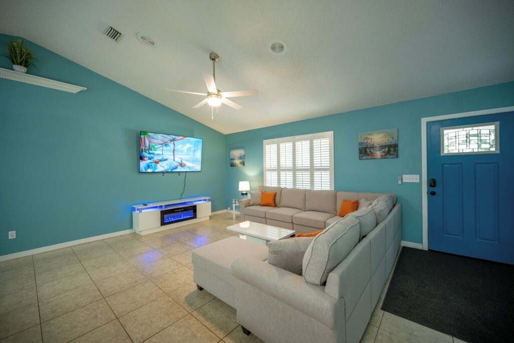 Photo of Livingroom in Ferry Pass