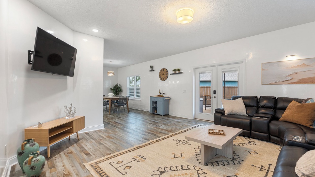 Photo of Livingroom in Upper Grand Lagoon